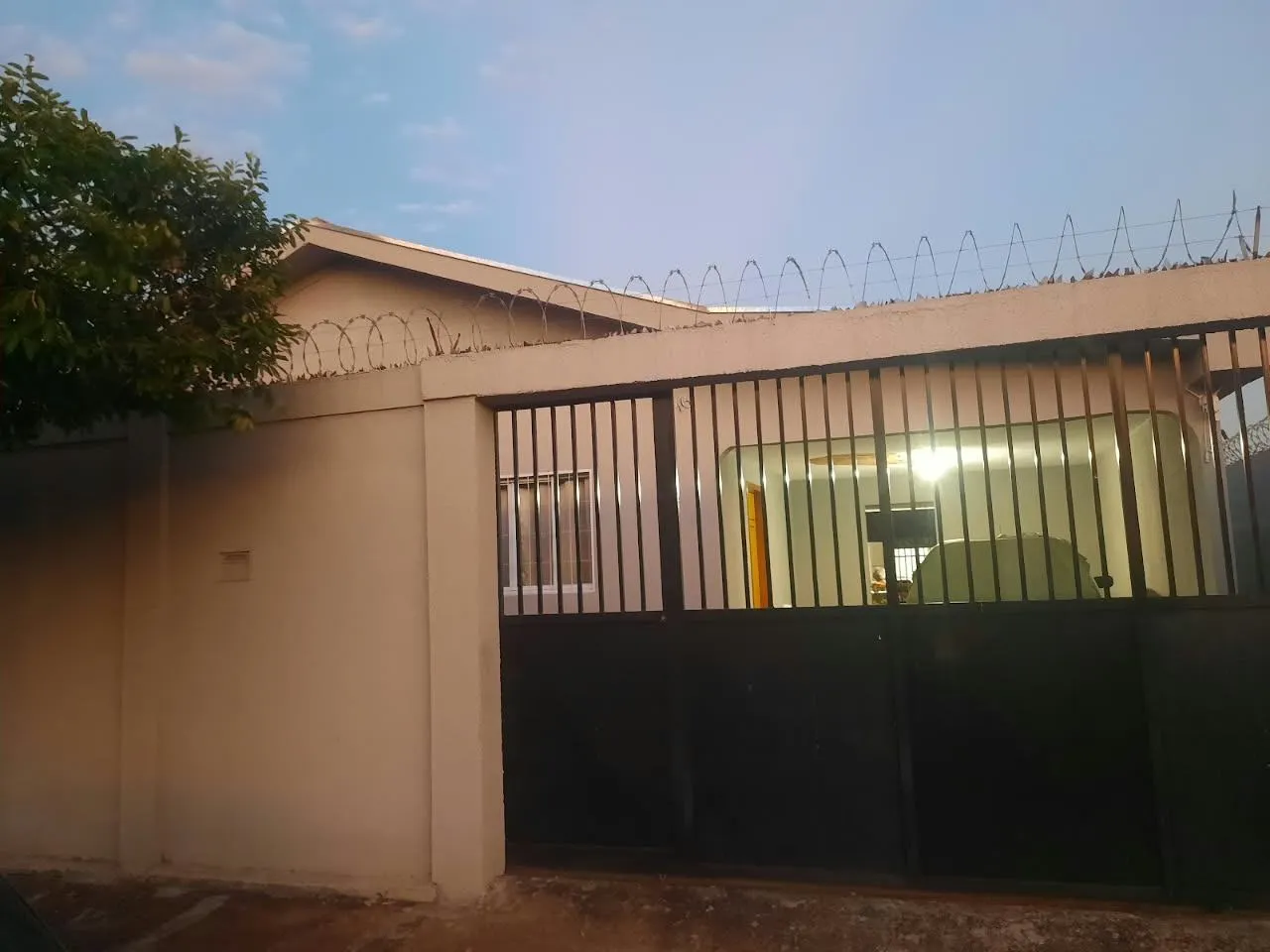 Casa com 2 quartos à venda, 100m² — foto 1 de 9