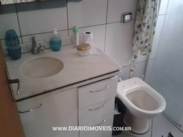 Casa à venda — foto 2 de 3