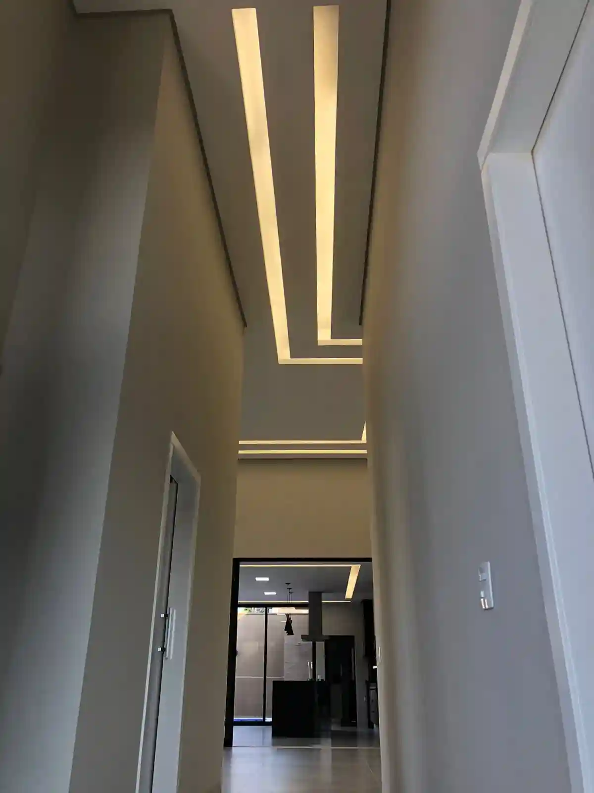 Casa de Condomínio com 4 quartos à venda, 433m² — foto 2 de 11