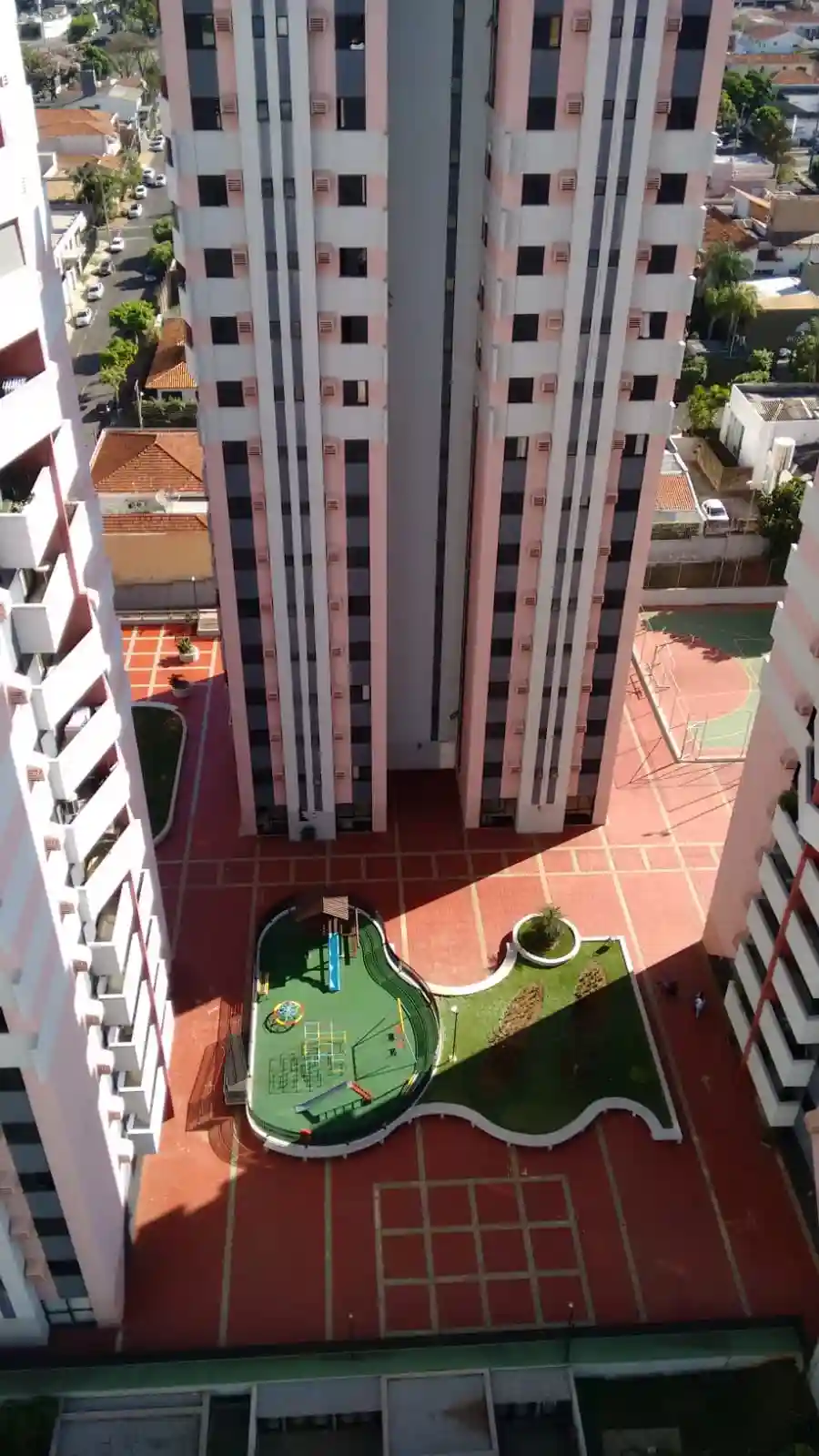 Apartamento com 3 quartos à venda, 90m² — foto 1 de 17