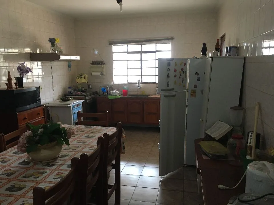 Casa à venda — foto 3 de 4