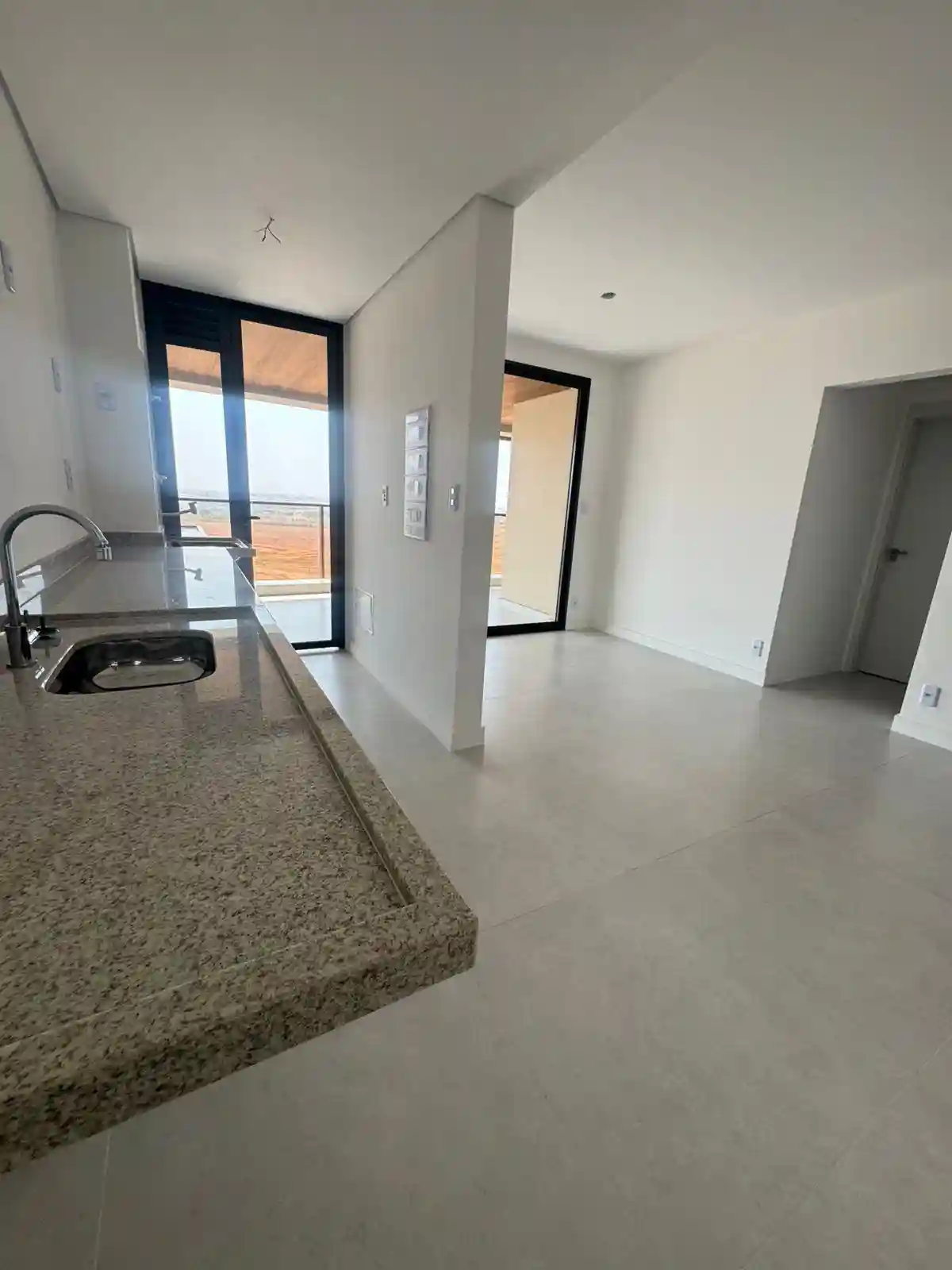 Apartamento com 2 quartos à venda, 86m² — foto 2 de 19
