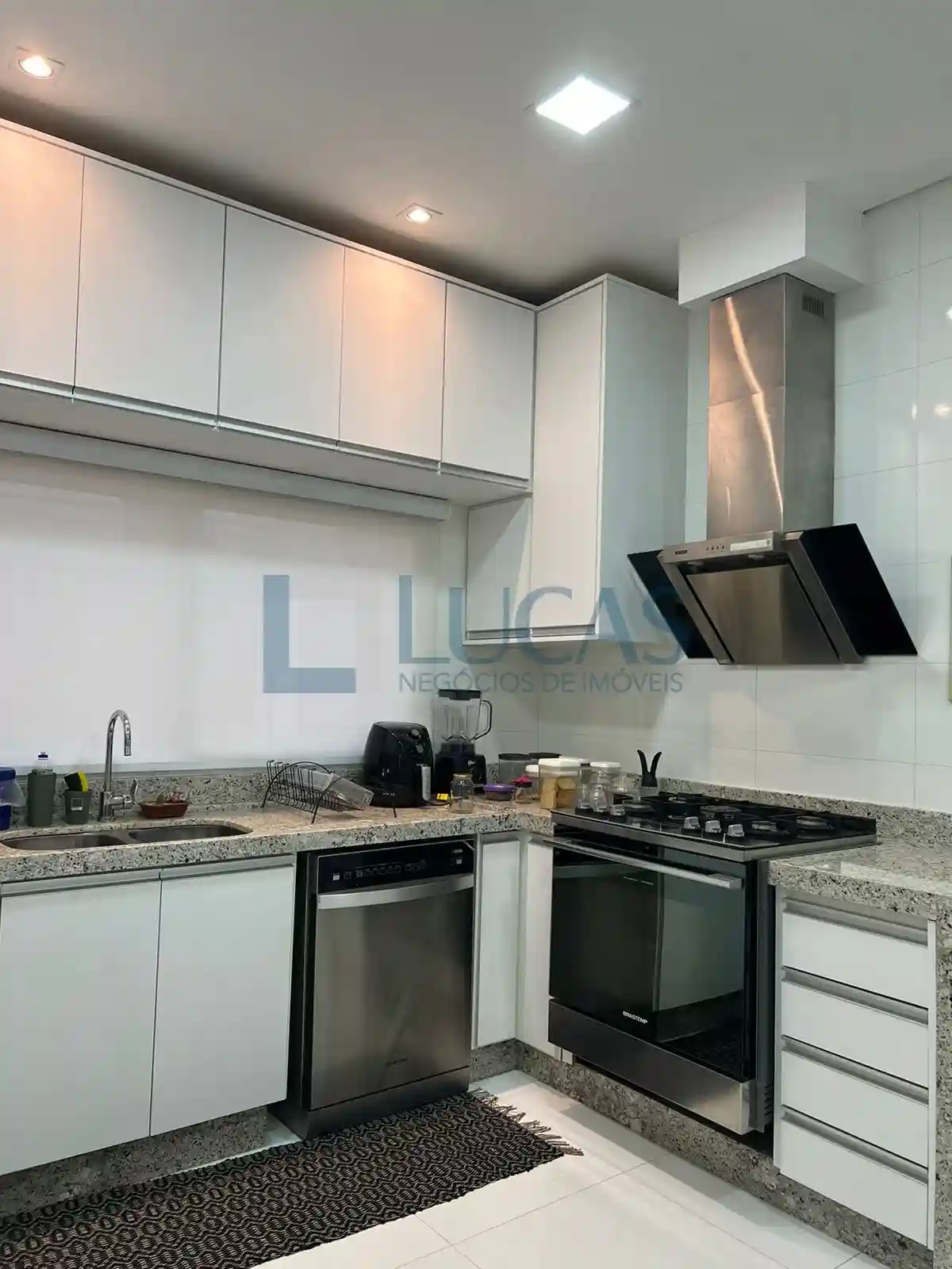 Casa de Condomínio com 4 quartos à venda, 386m² — foto 15 de 40