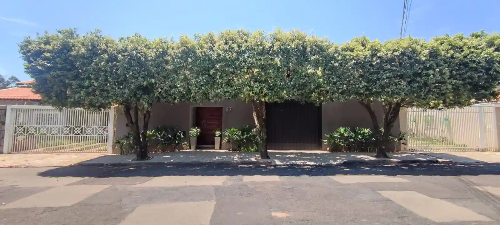 Casa com 1 quarto à venda, 450m² — foto 1 de 8