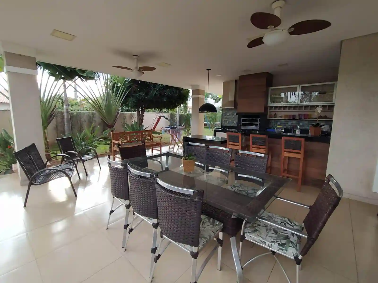 Casa com 4 quartos à venda, 600m² — foto 1 de 53