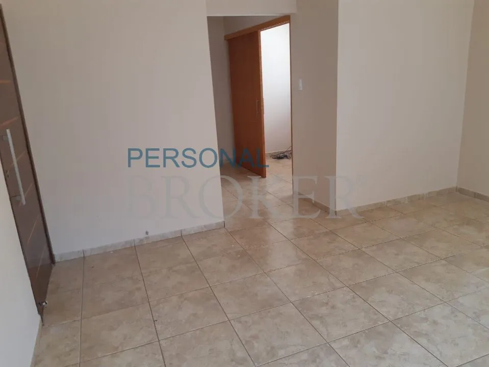 Casa à venda — foto 1 de 3
