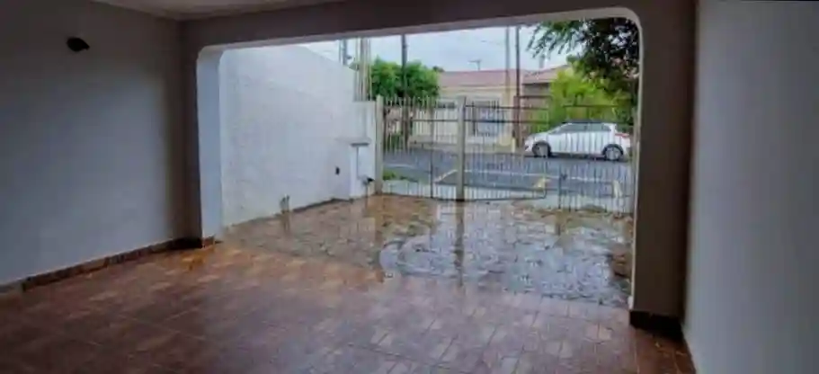 Casa com 3 quartos à venda, 260m² — foto 4 de 9