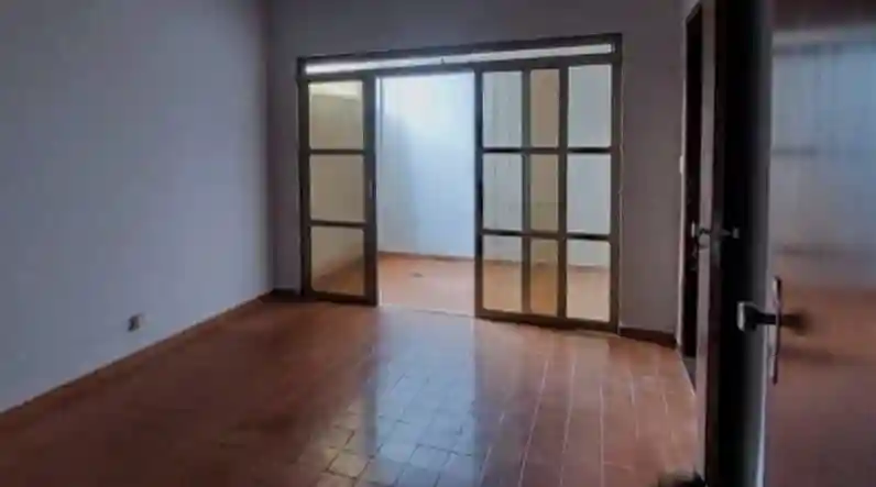 Casa com 3 quartos à venda, 260m² — foto 8 de 9