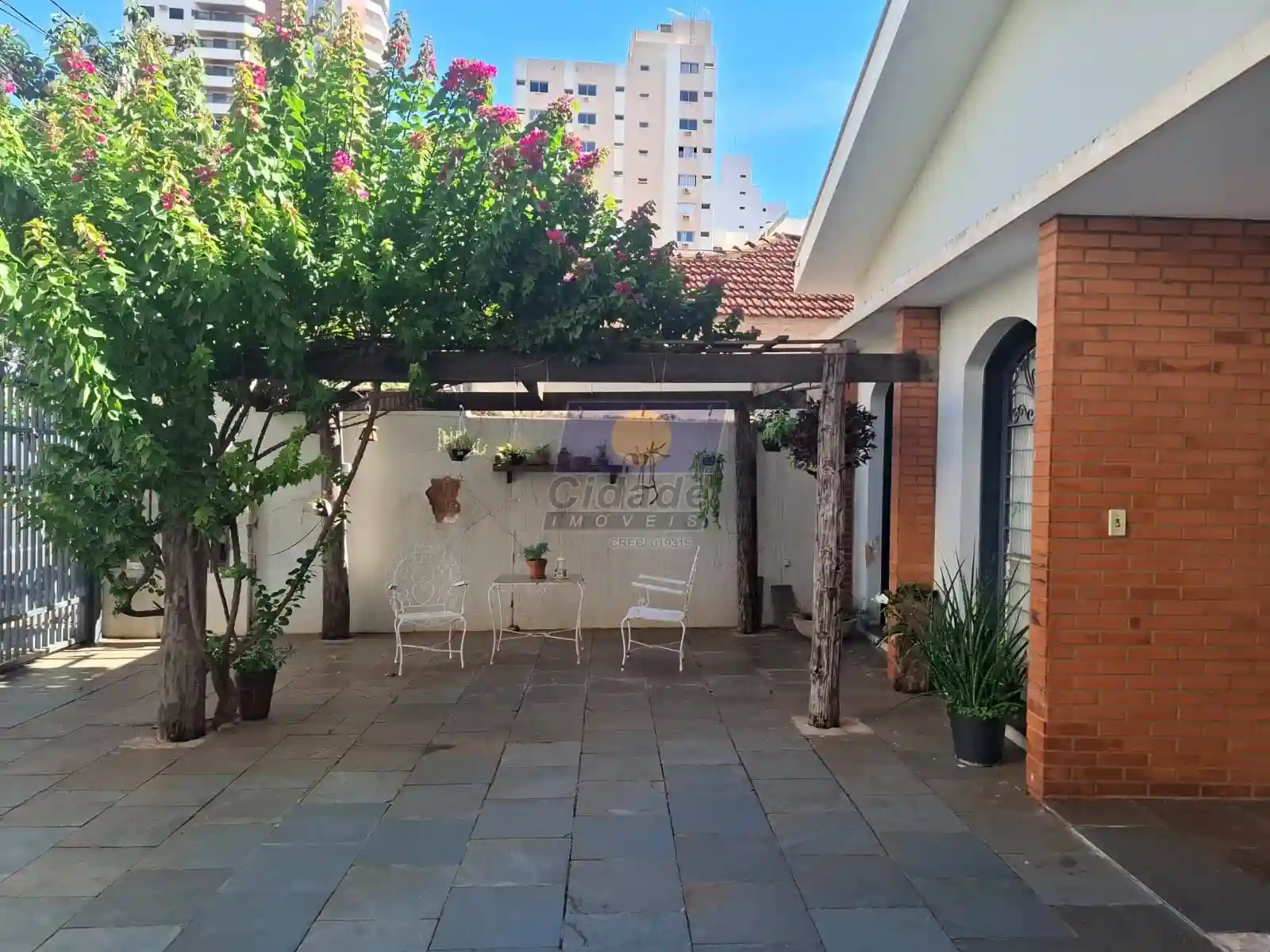 Casa com 4 quartos à venda, 280m² — foto 14 de 18
