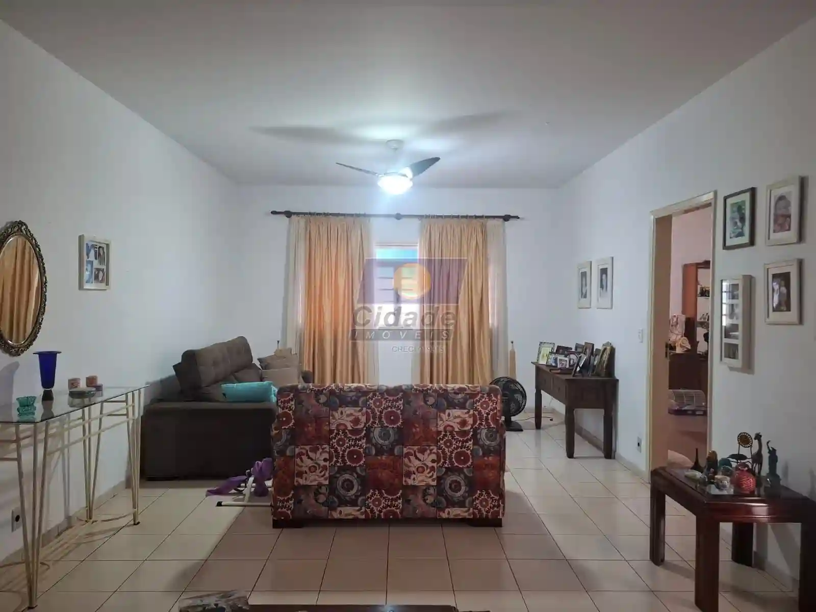 Casa com 4 quartos à venda, 280m² — foto 2 de 18