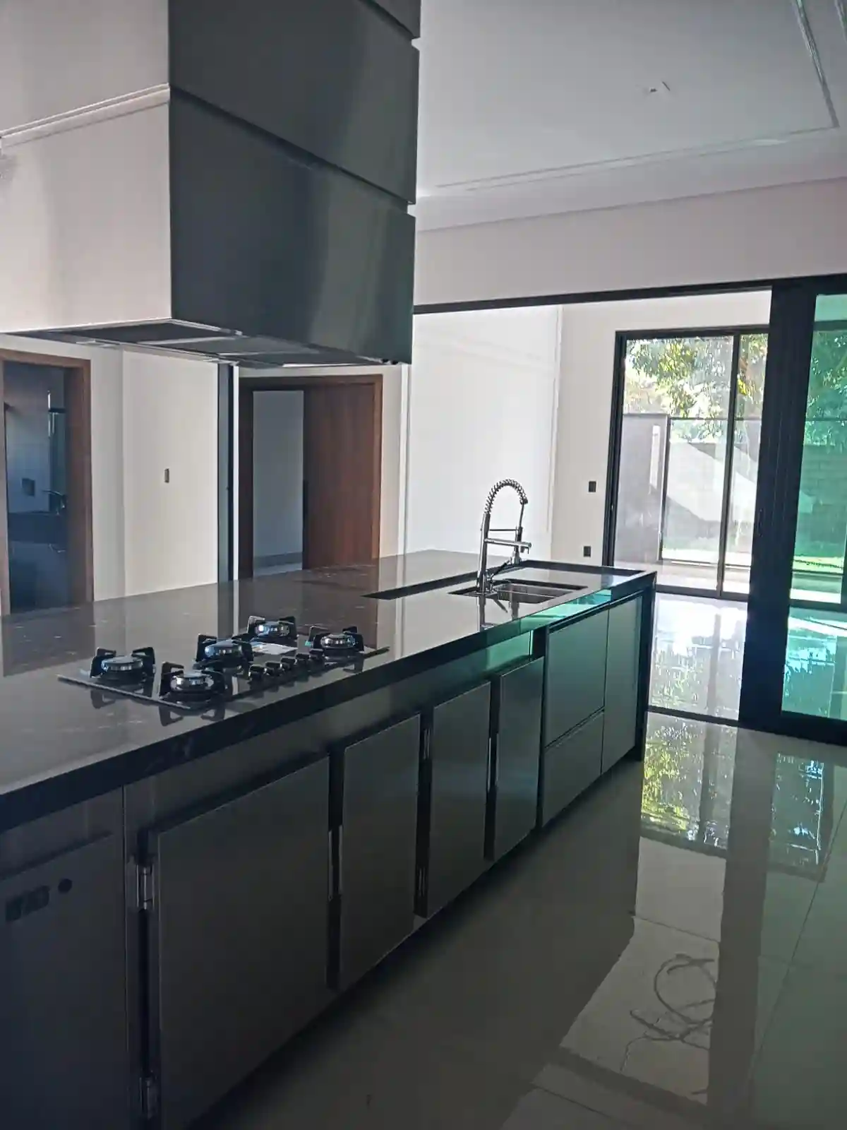 Casa de Condomínio com 3 quartos à venda, 498m² — foto 1 de 25