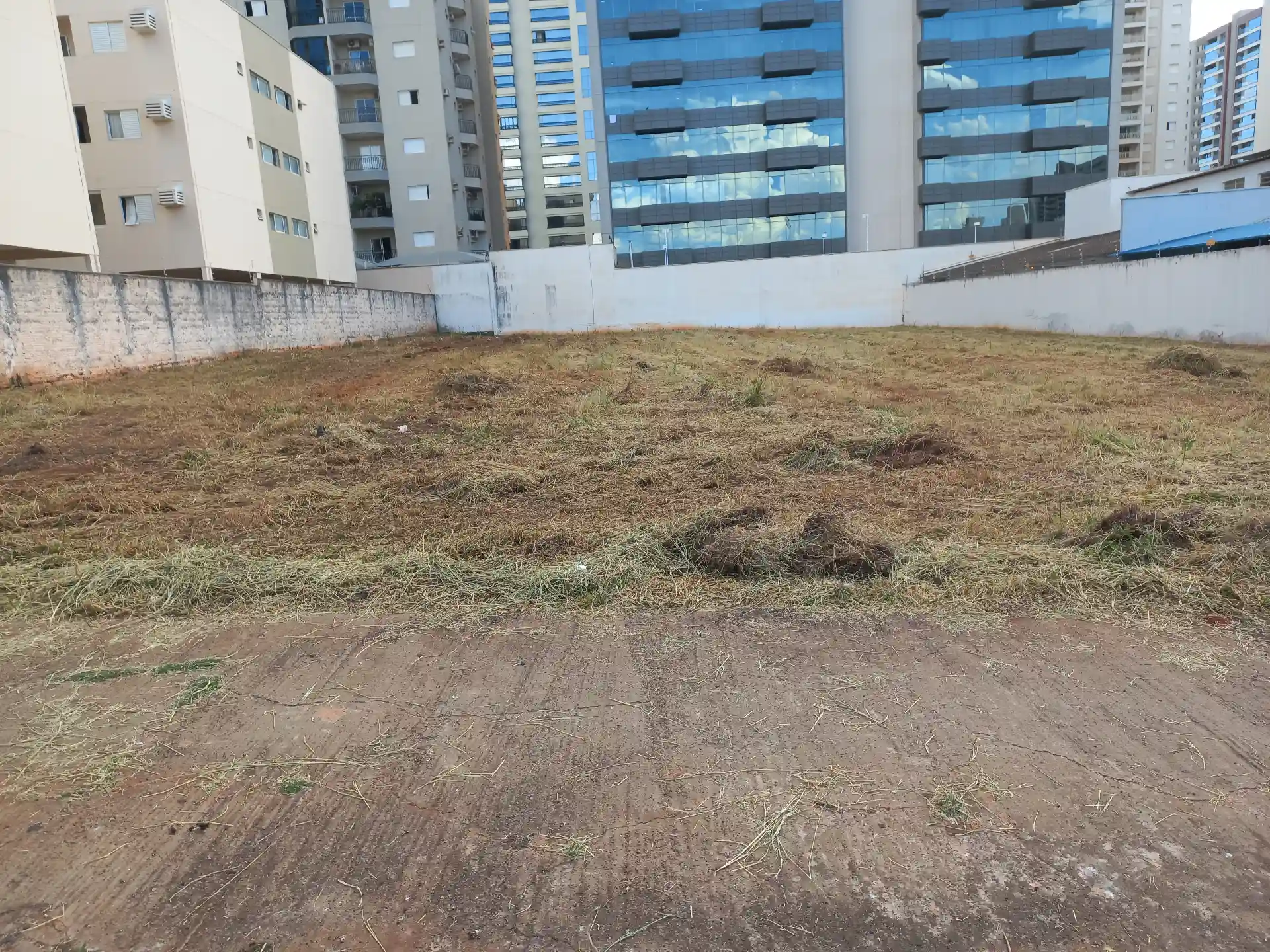 Terreno / Lote / Condomínio  à venda, 1456m² — foto 2 de 4