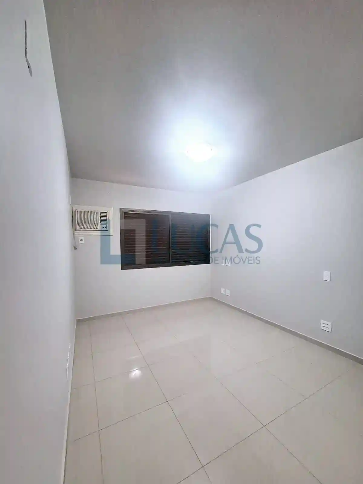 Apartamento com 4 quartos para aluguel, 300m² — foto 12 de 26