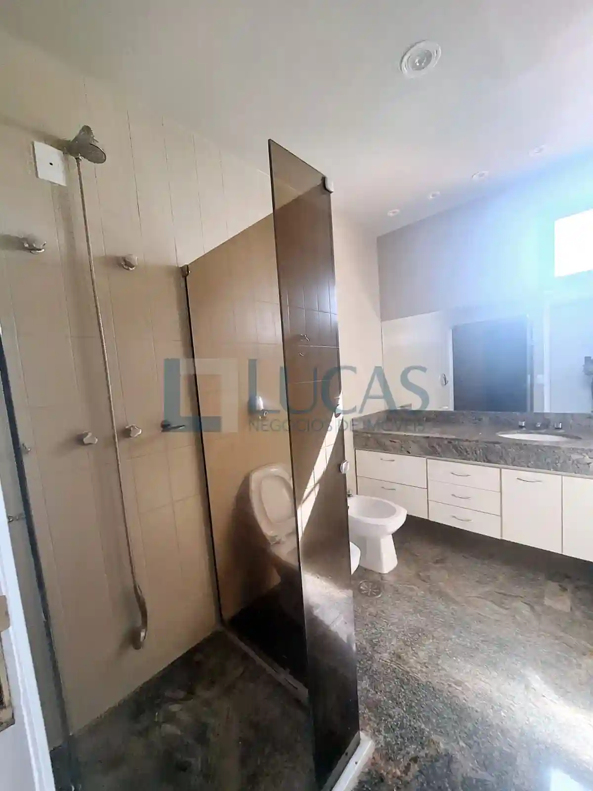 Apartamento com 4 quartos para aluguel, 300m² — foto 22 de 26