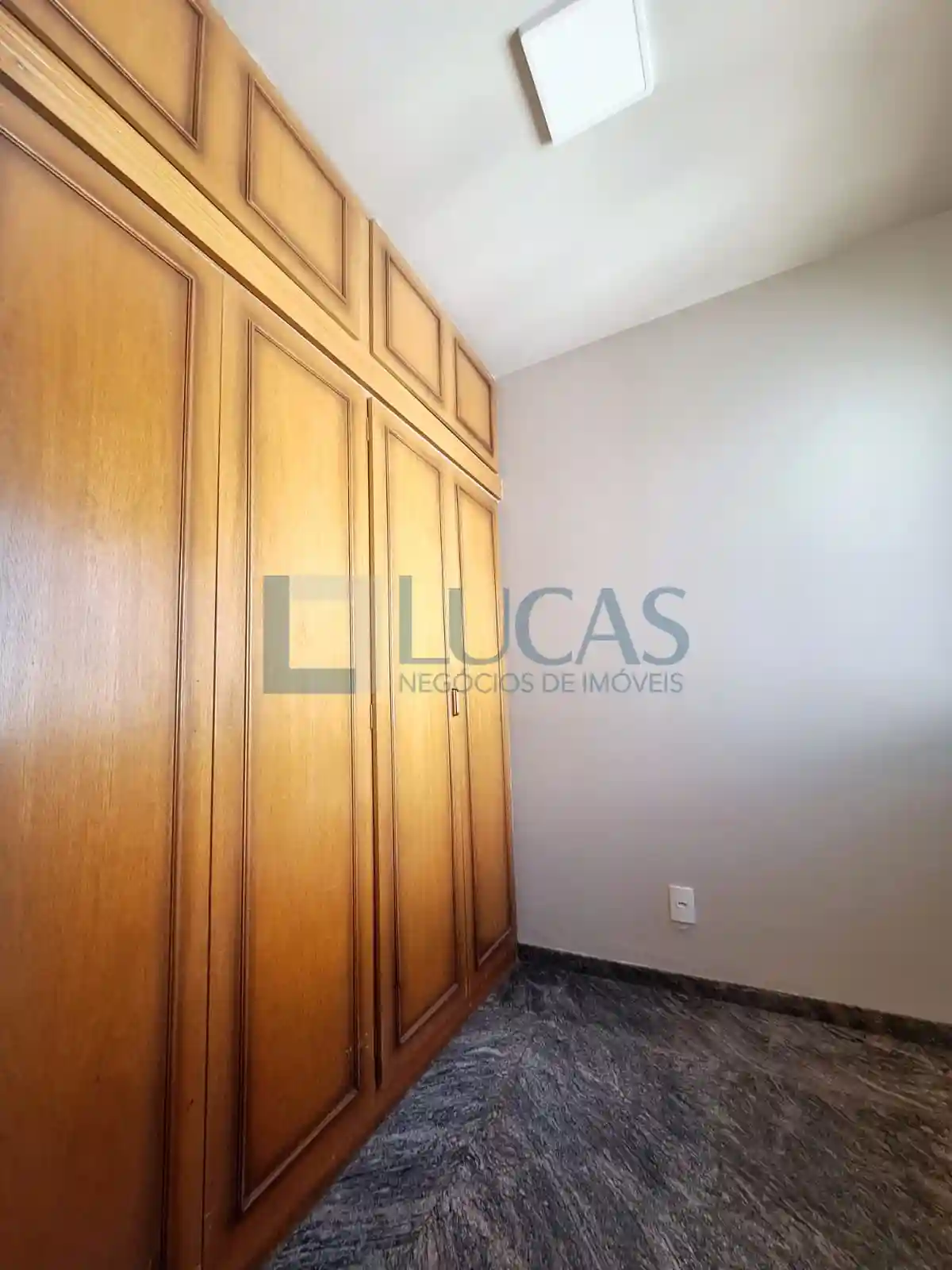 Apartamento com 4 quartos para aluguel, 300m² — foto 16 de 26
