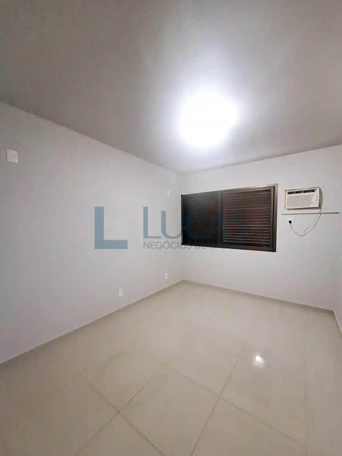 Apartamento com 4 quartos para aluguel, 300m² — foto 17 de 26