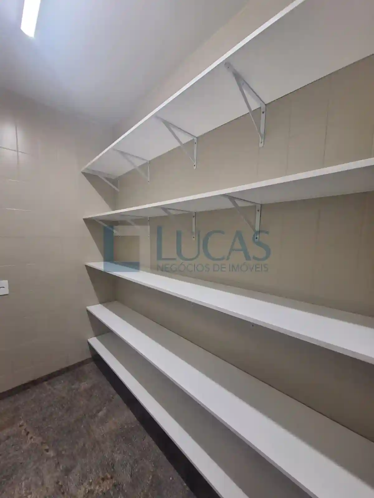Apartamento com 4 quartos para aluguel, 300m² — foto 23 de 26