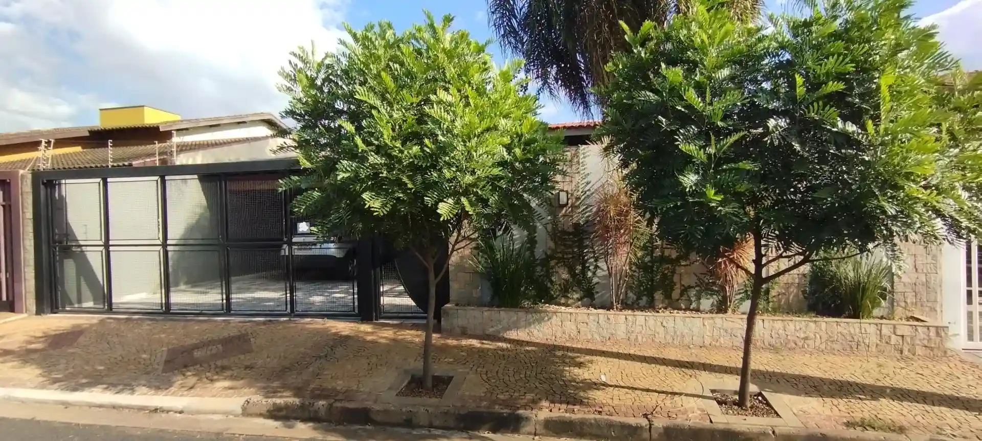 Casa com 3 quartos à venda, 300m² — foto 3 de 19