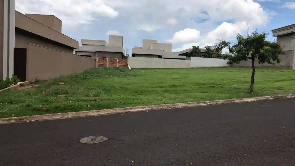 Terreno / Lote / Condomínio  à venda, 562m² — foto 2 de 2