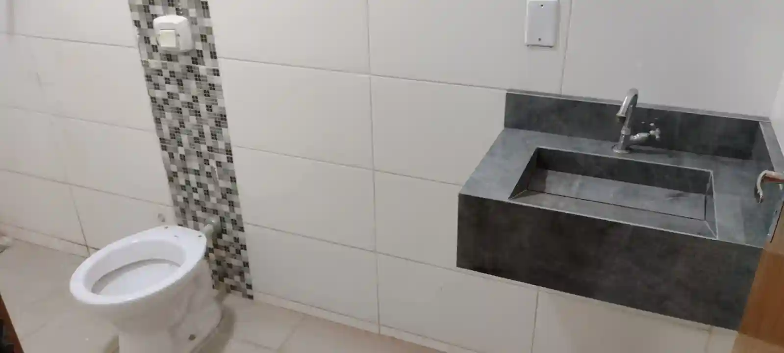 Casa com 3 quartos à venda, 200m² — foto 2 de 8