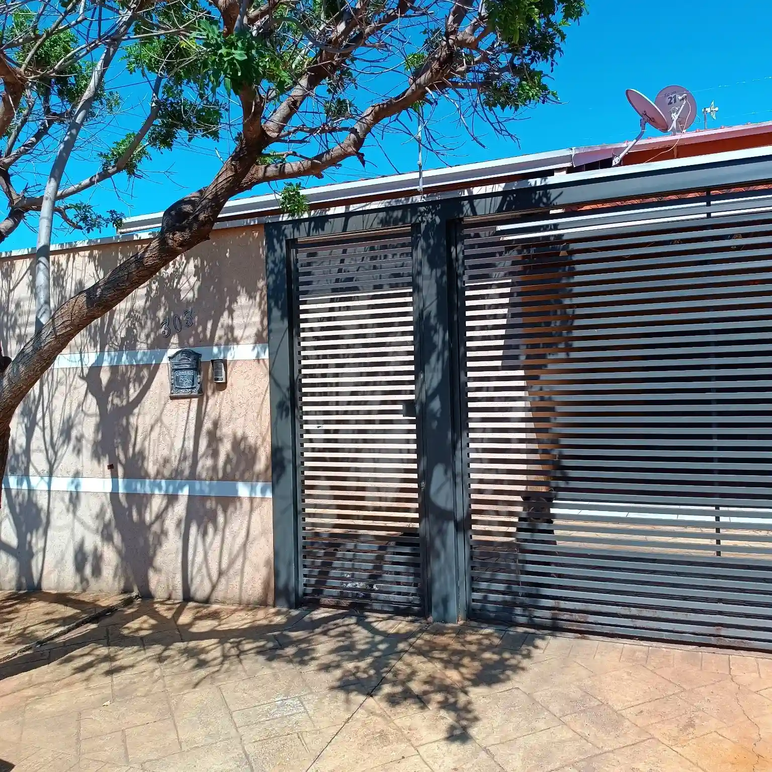 Casa com 3 quartos à venda, 200m² — foto 2 de 23