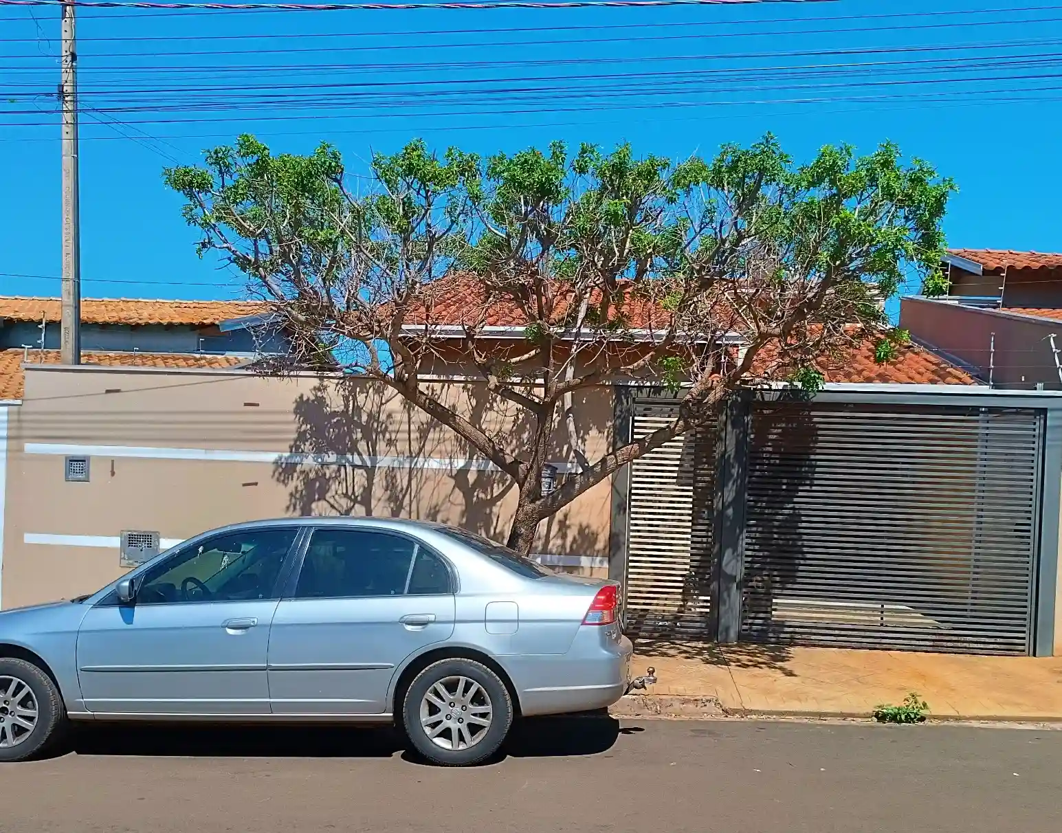 Casa com 3 quartos à venda, 200m² — foto 1 de 23