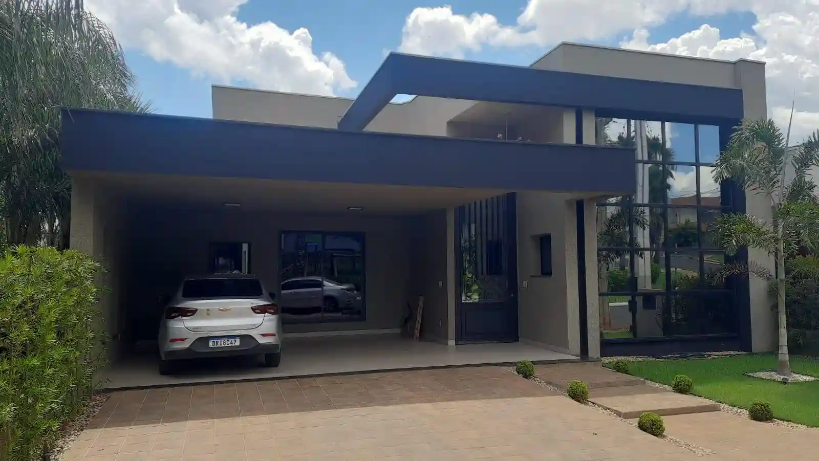 Casa de Condomínio com 3 quartos à venda, 180m² — foto 2 de 28