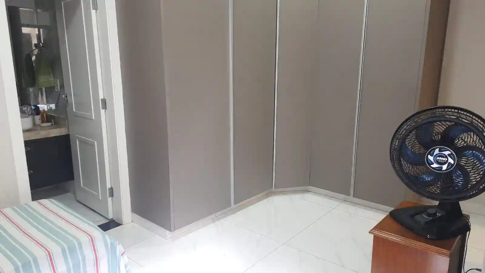 Casa de Condomínio com 3 quartos à venda, 180m² — foto 24 de 28