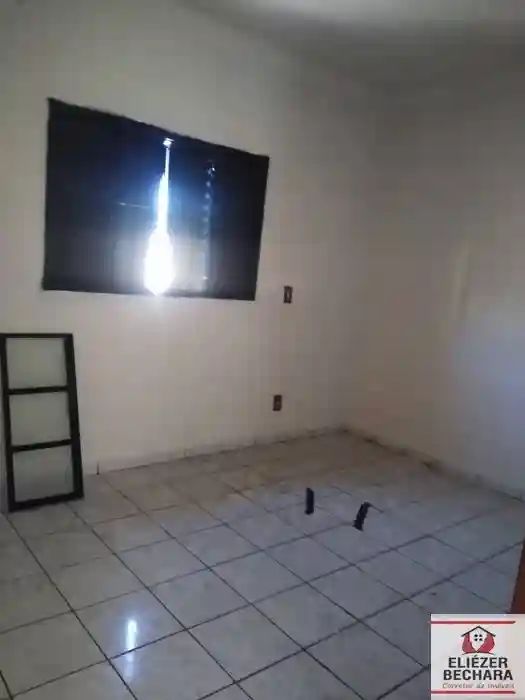 Casa com 3 quartos à venda, 100m² — foto 2 de 8