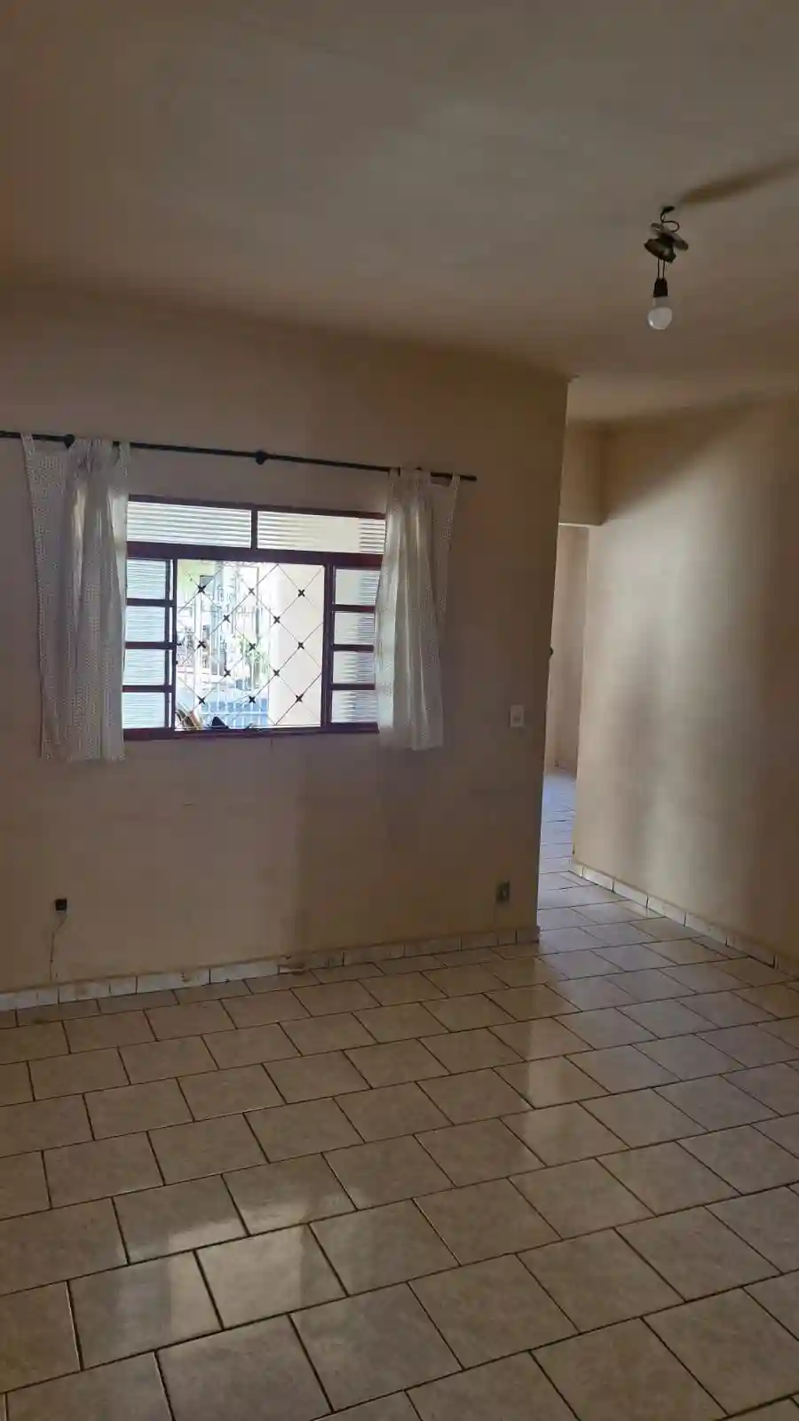 Casa com 3 quartos à venda, 200m² — foto 1 de 21