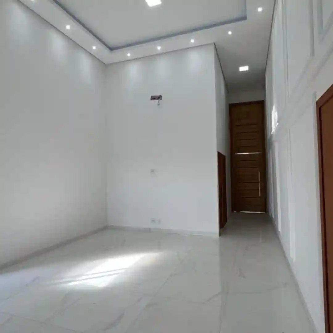 Casa de Condomínio com 3 quartos à venda, 400m² — foto 2 de 9