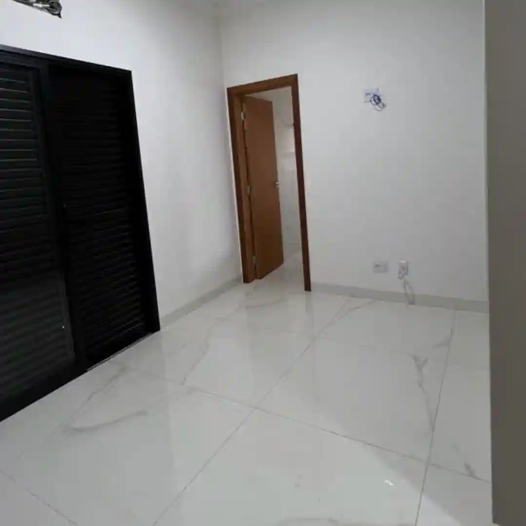 Casa de Condomínio com 3 quartos à venda, 400m² — foto 3 de 9