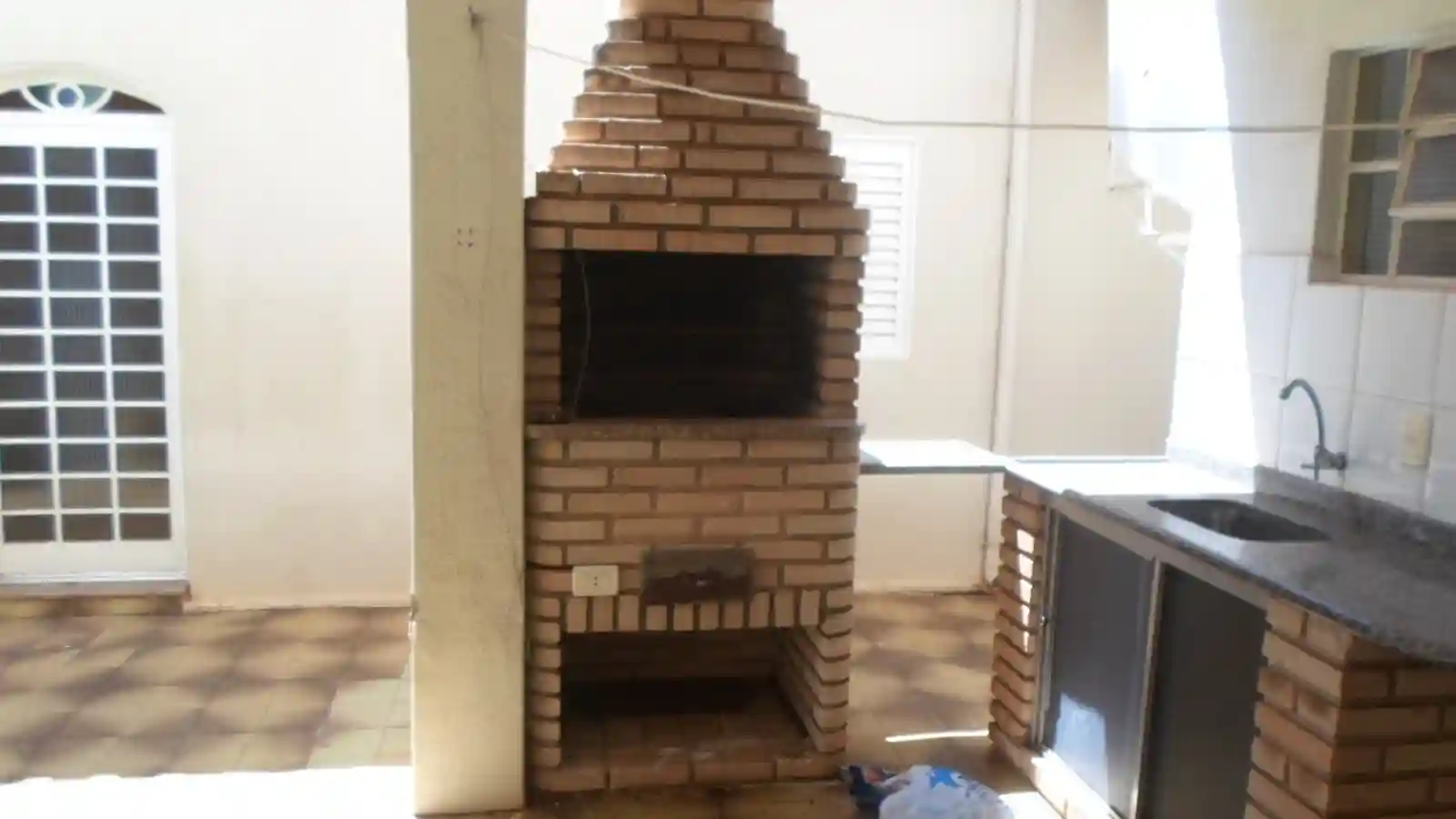 Casa com 3 quartos à venda, 270m² — foto 2 de 21
