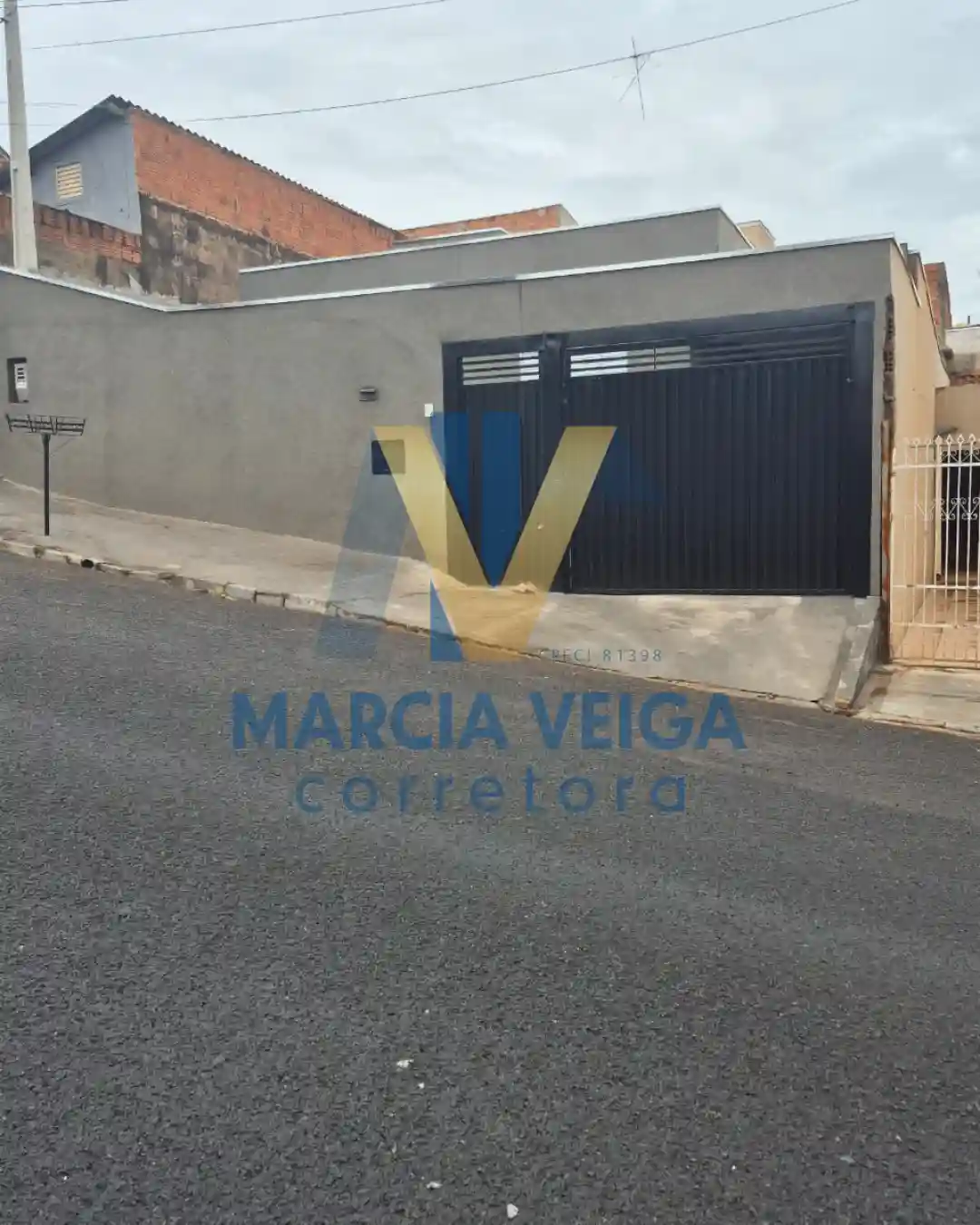 Casa com 3 quartos à venda, 200m² — foto 1 de 16
