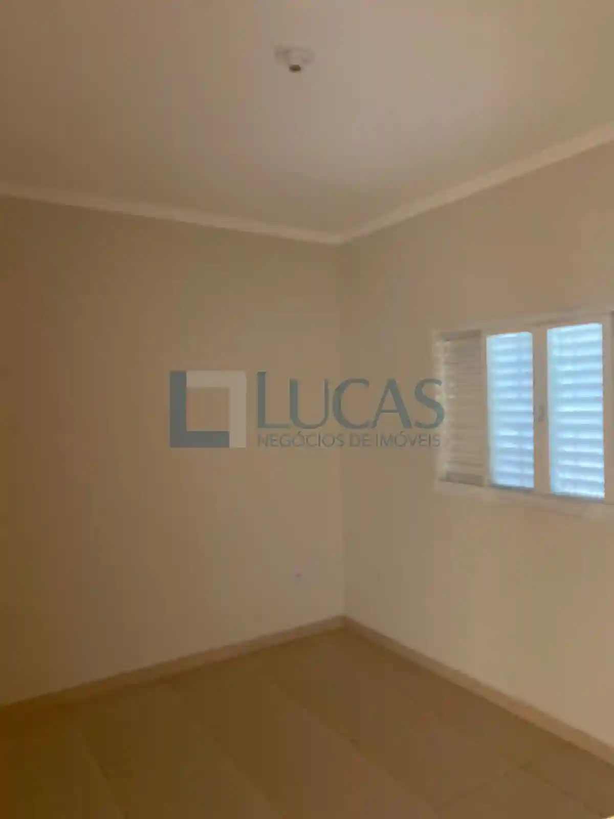 Casa com 2 quartos à venda, 63m² — foto 3 de 4