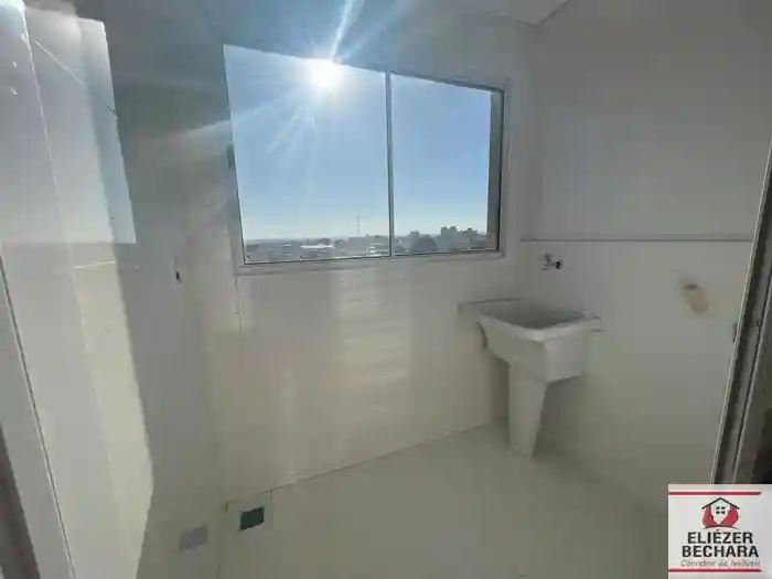 Apartamento com 2 quartos à venda, 70m² — foto 2 de 13