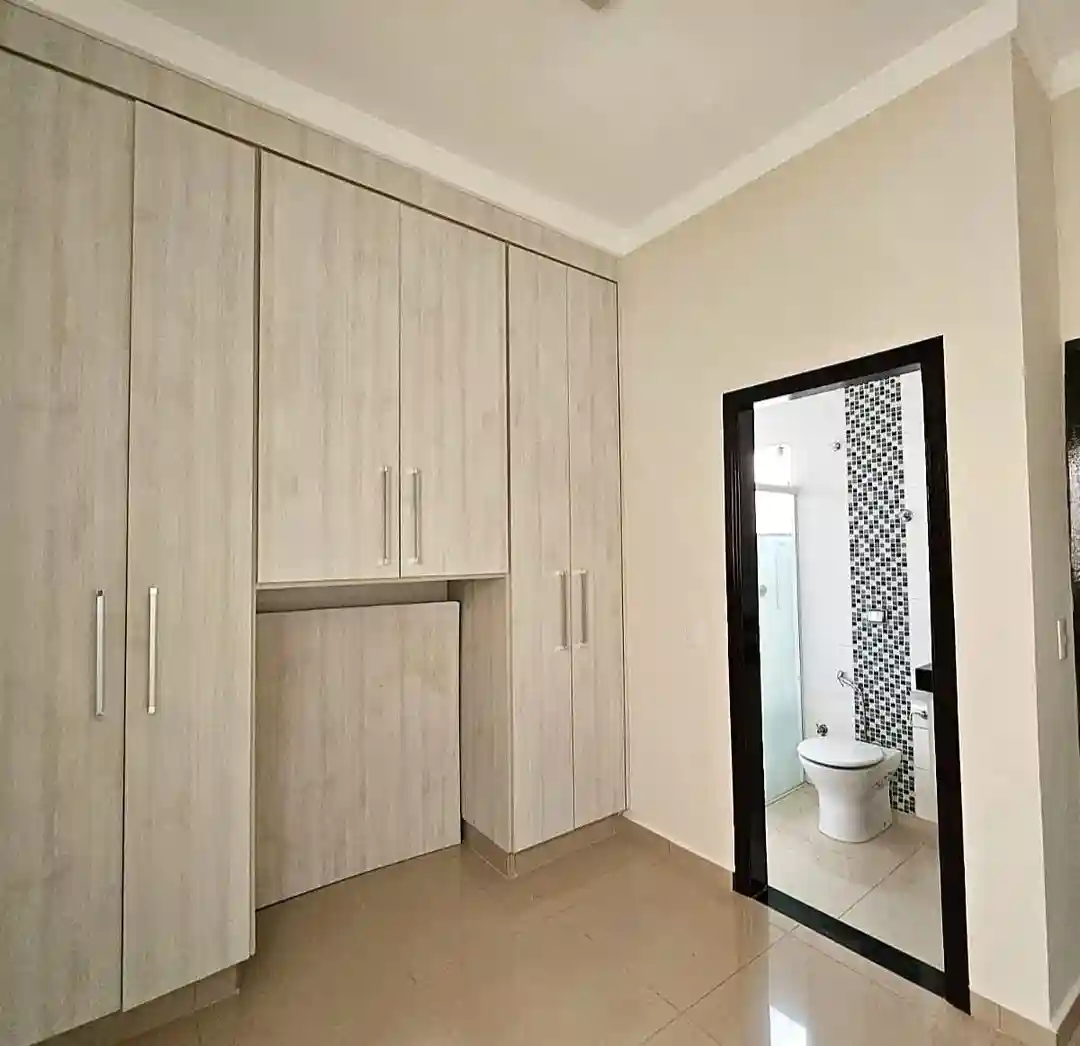 Casa de Condomínio com 3 quartos à venda, 170m² — foto 6 de 10
