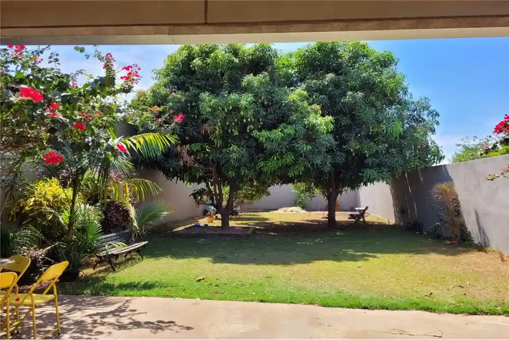 Fazenda / Sítio / Chácara com 3 quartos à venda, 500m² — foto 1 de 9