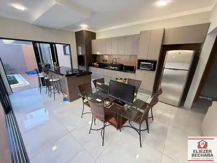 Casa de Condomínio com 3 quartos à venda, 160m² — foto 2 de 22
