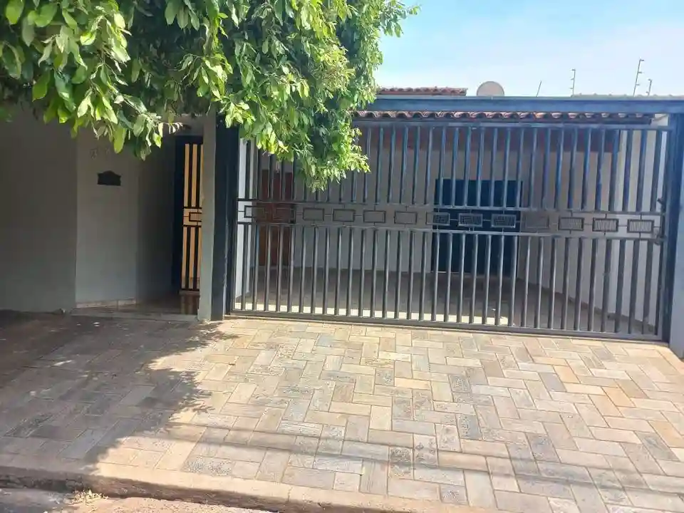 Casa com 3 quartos à venda, 228m² — foto 1 de 15