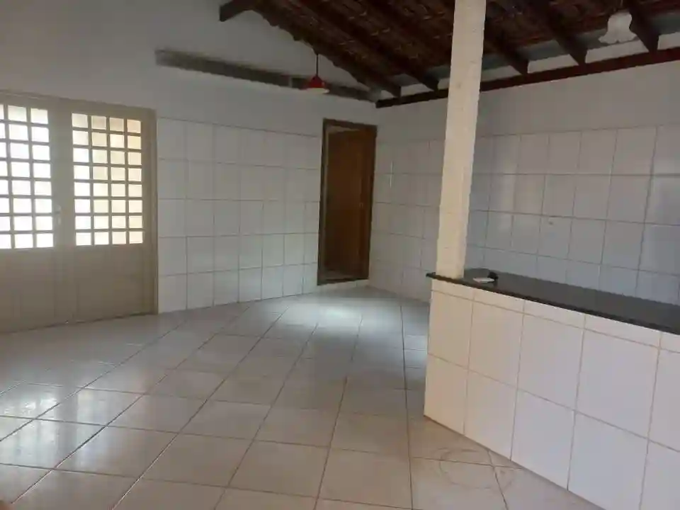 Casa com 3 quartos à venda, 228m² — foto 4 de 15