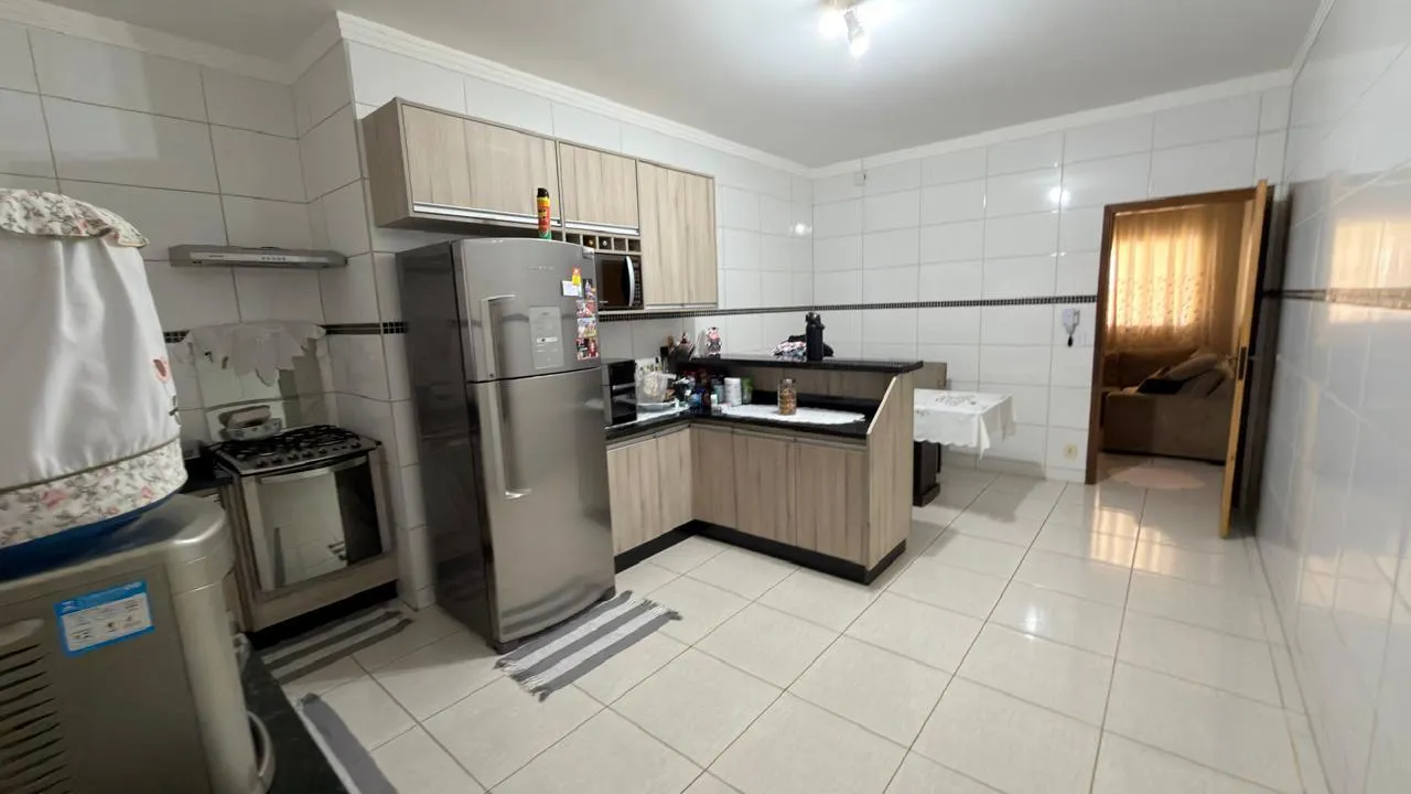 Casa com 3 quartos à venda, 282m² — foto 16 de 21