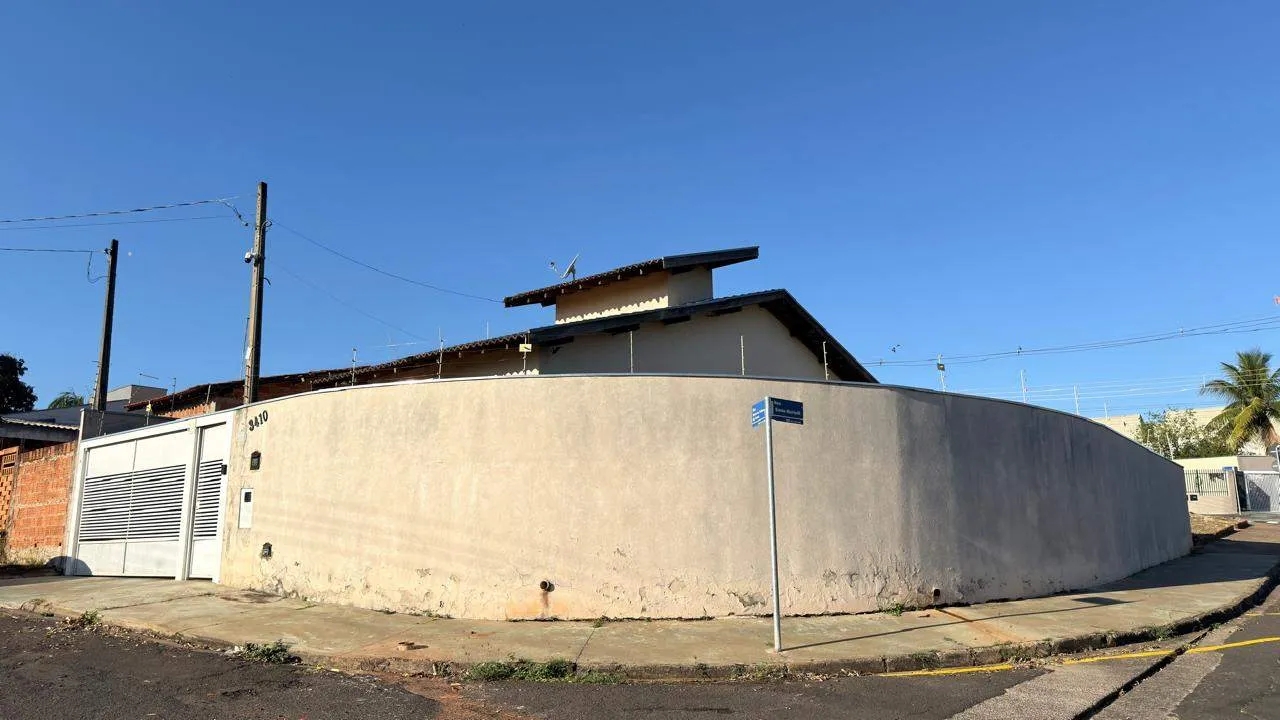 Casa com 3 quartos à venda, 282m² — foto 2 de 21