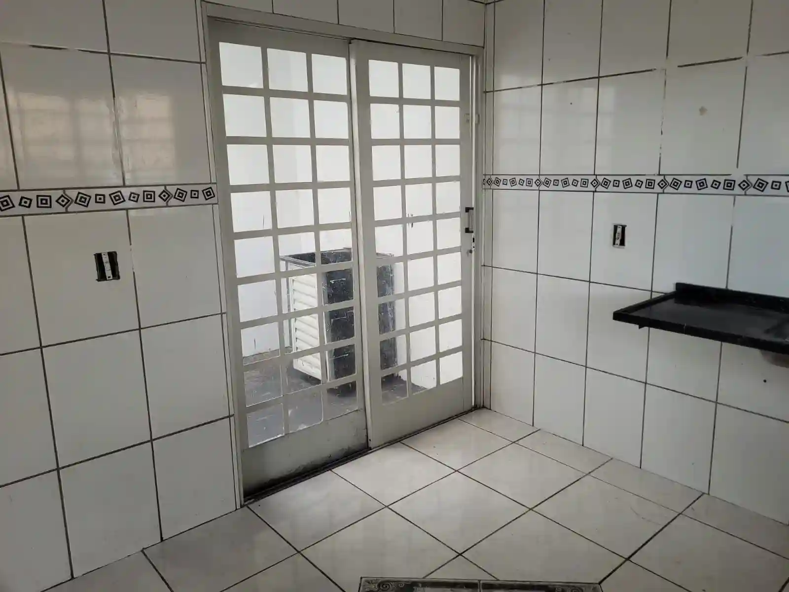 Casa com 2 quartos à venda, 70m² — foto 1 de 18