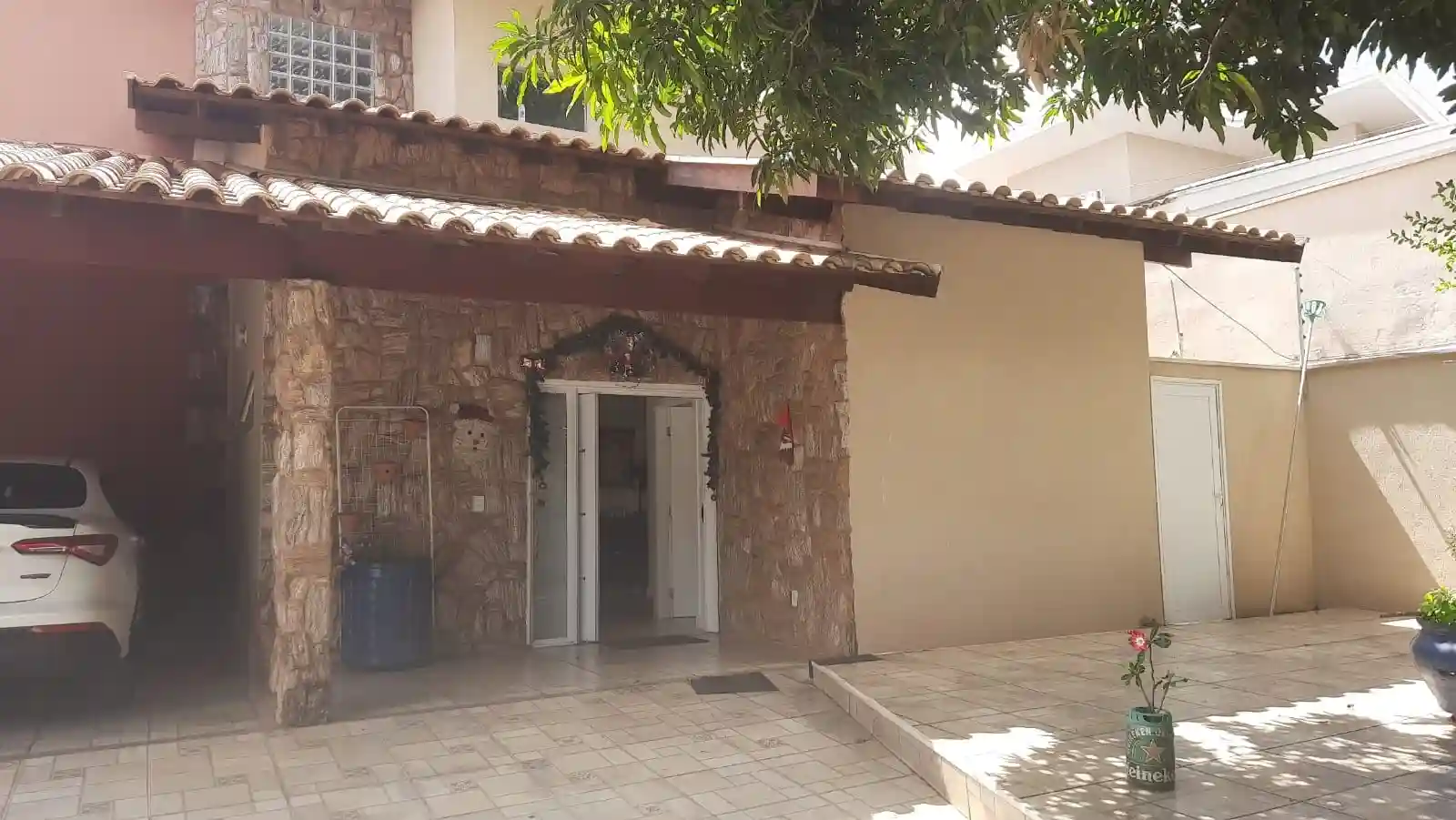 Casa com 5 quartos à venda, 372m² — foto 2 de 30
