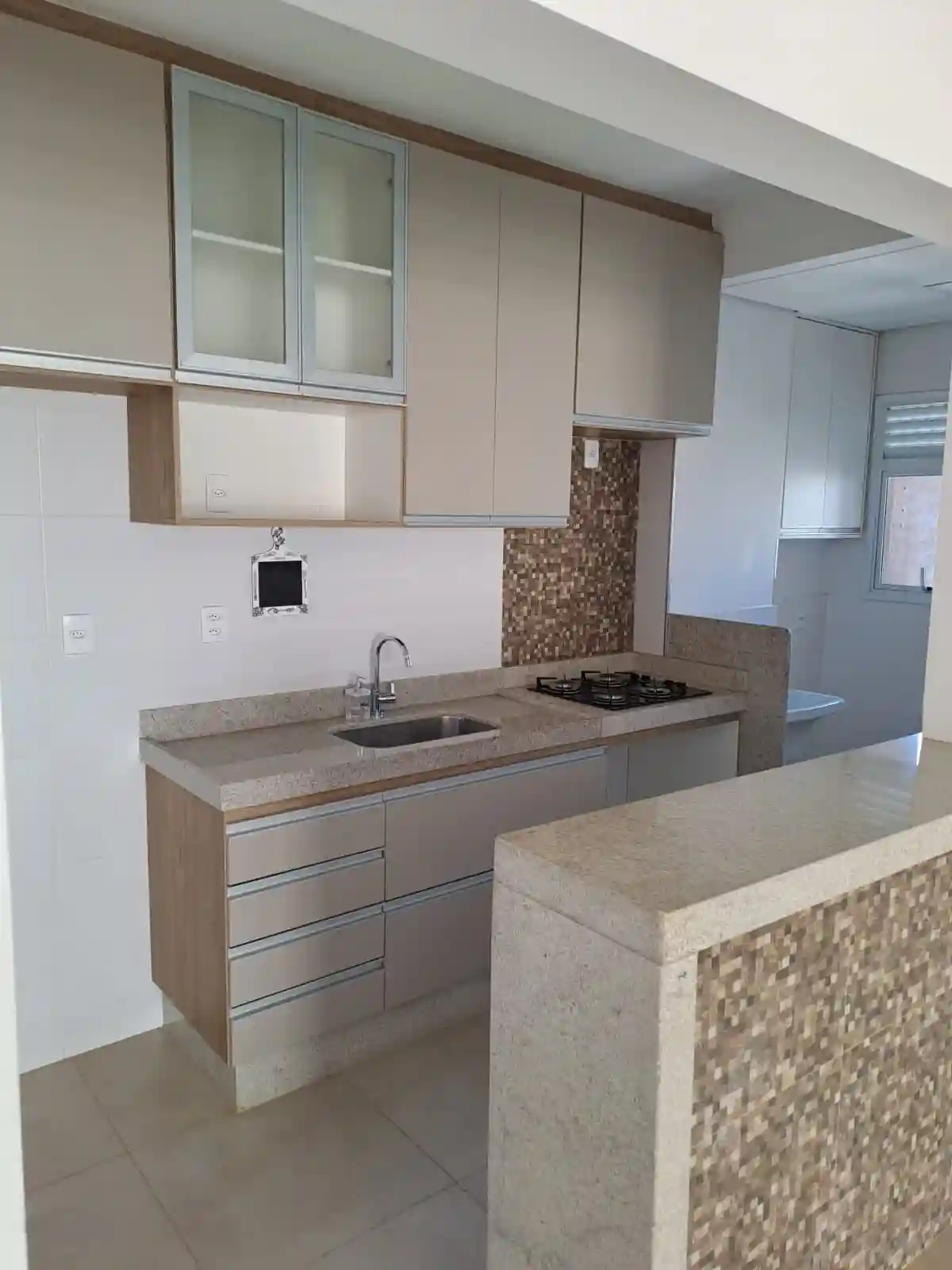 Apartamento com 3 quartos para aluguel, 80m² — foto 1 de 16