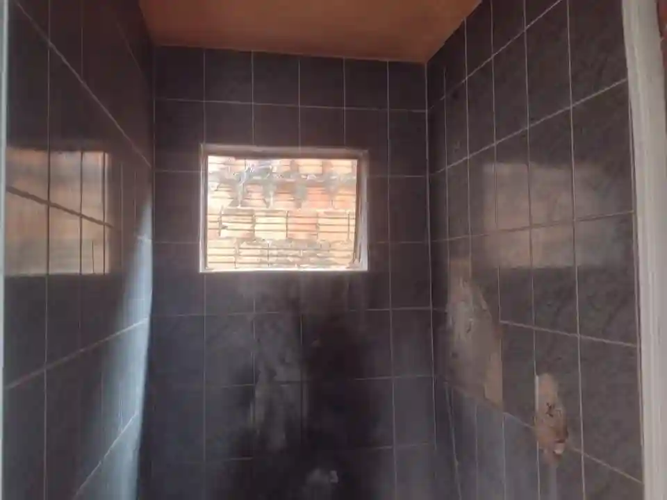 Casa com 3 quartos à venda, 70m² — foto 2 de 8