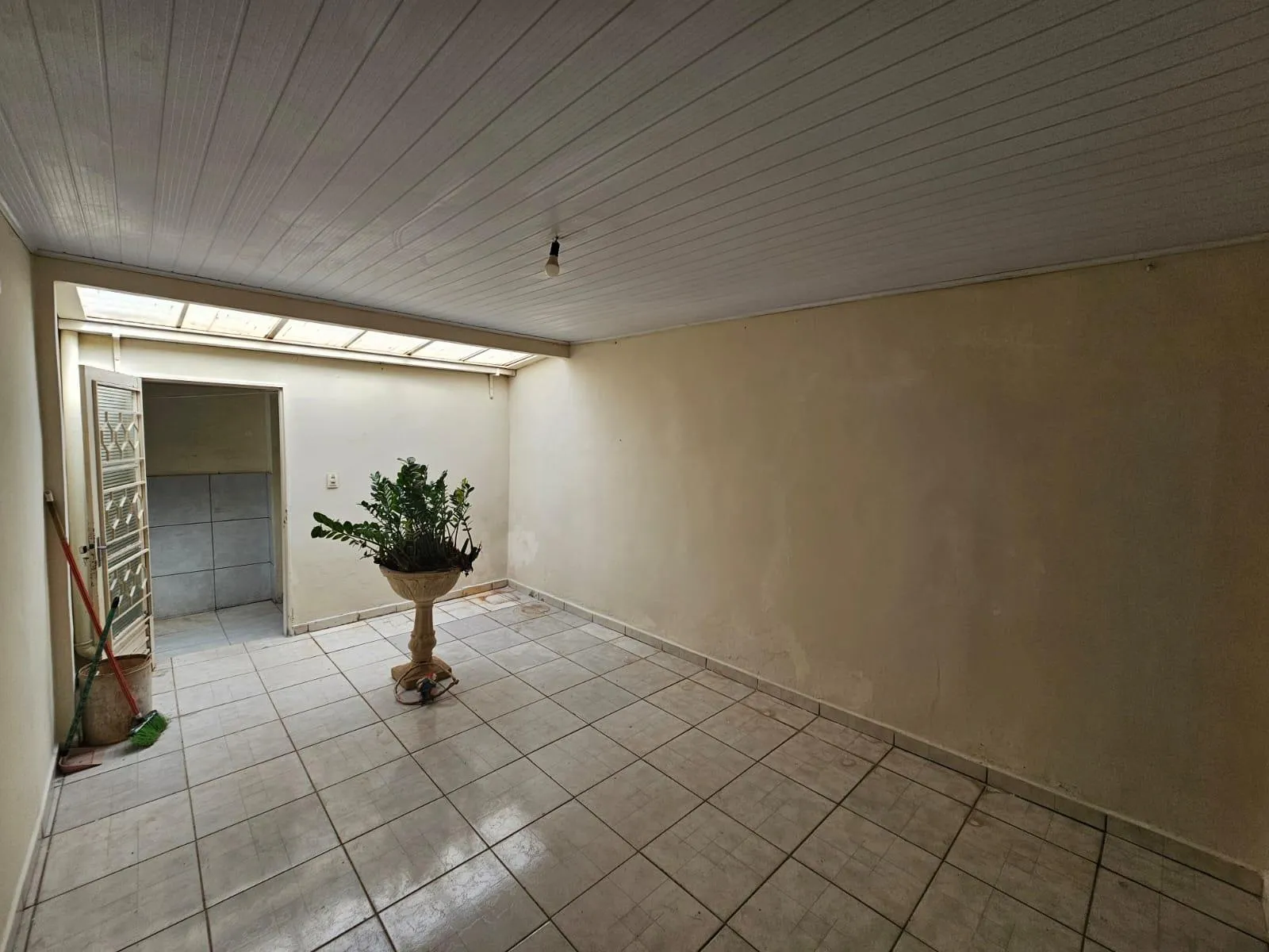 Casa com 3 quartos à venda, 190m² — foto 3 de 4