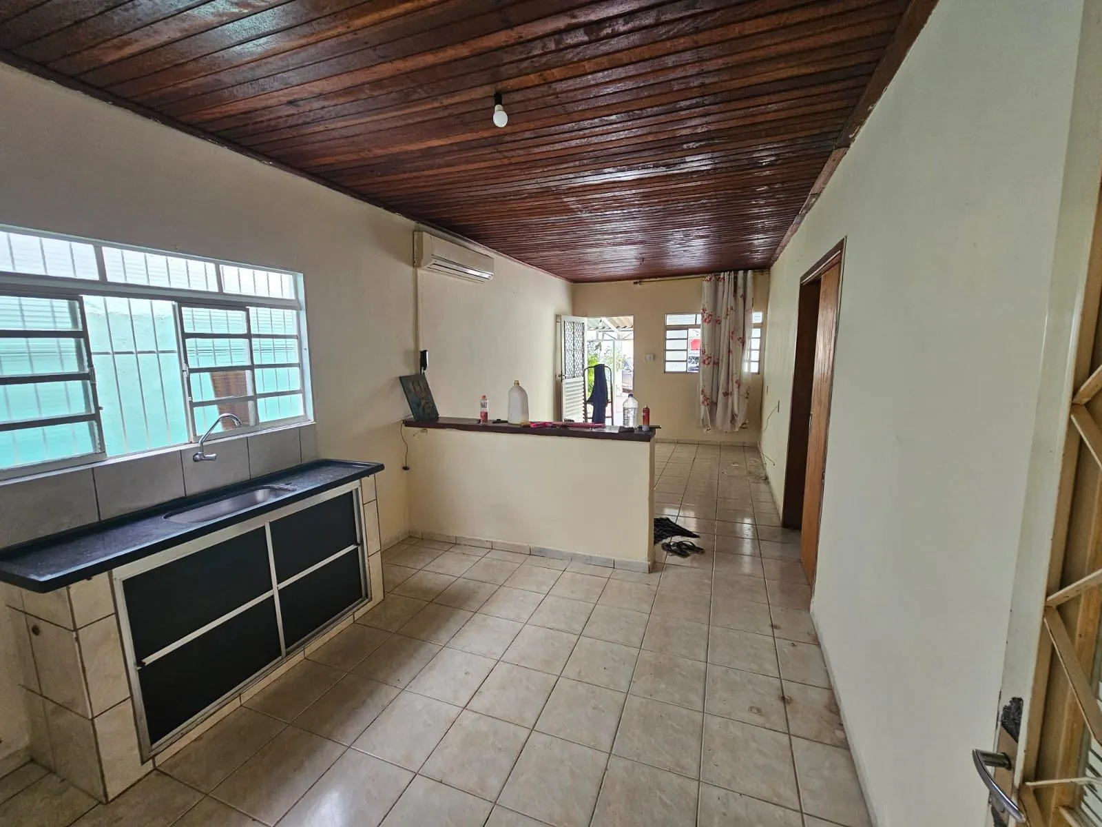 Casa com 3 quartos à venda, 190m² — foto 2 de 4