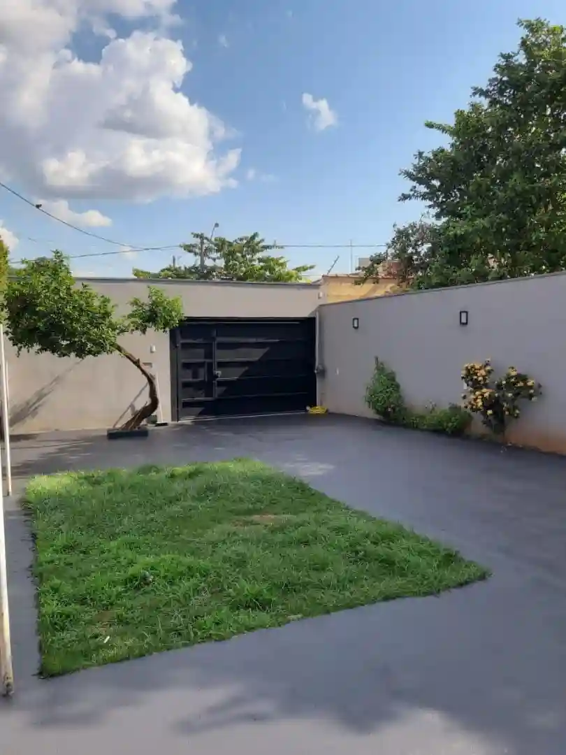 Casa com 3 quartos à venda, 140m² — foto 2 de 6